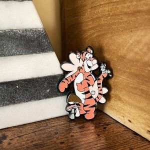 Tigger Loungefly Enamel Pin.